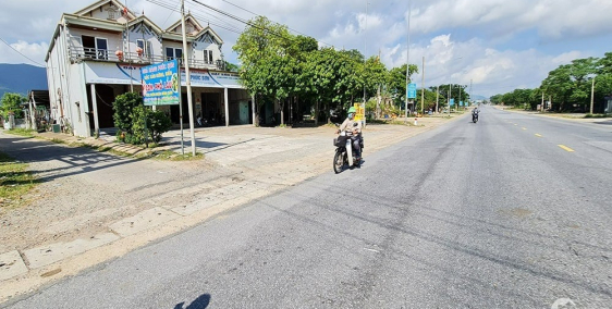 Mặt đường QL1A tx Kỳ Anh-Hà Tĩnh giá chỉ 8-10tr/m2, sát KCN và dự án cửa Vin