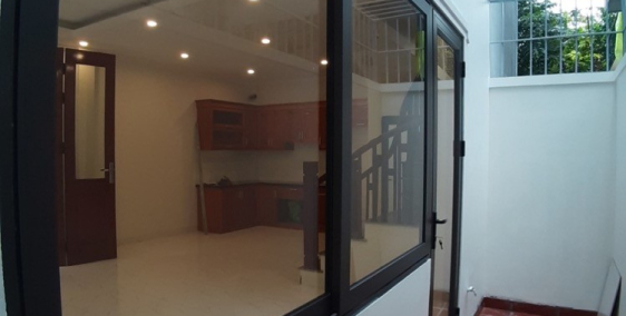 Chỉ 2,95 tỷ có nhà mới Đức Giang-gần phố lớn-4 tầng x 55m