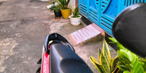 NHÀ THẬT-HÌNH THẬT-NGƯỜI THẬT- 4 TẦNG XE HƠI VÀO NHÀ