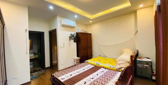 Bán nhà đường Lạc Long Quân, ngõ đẹp nhất phố, gần Hồ Tây 32m2 giá cực rẻ.