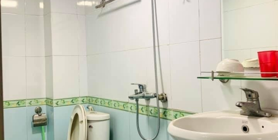 HIẾM - NHÀ ĐẸP TRIỀU KHÚC - GIÁ ĐẦU 3,X TỶ - NGÕ RỘNG NÔNG