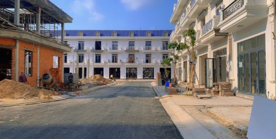 Nhà phố 69m2 1 trệt 2 lầu, phong cách châu âu,mặt tiền QL 57c,ngay tp BT