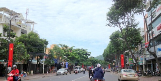 Bán nhà 1 trệt 1 lầu hẻm ô tô tránh nhau trung tâm thành phố giá đầu tư