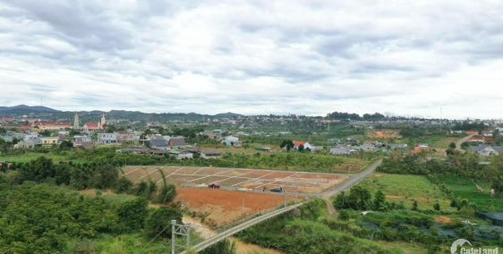 Đất TT TP Bảo Lộc, ngay đường chánh Đinh Công Tráng, ven sông, hướng núi. SHR