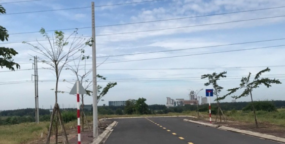 Bán gấp 100m2 đất phun thổ cư sổ sẵn mặt tiền kinh doanh buôn bán.