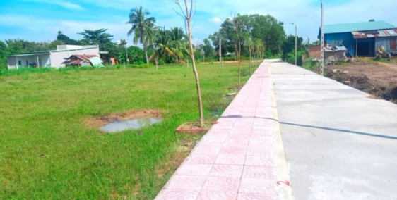Đất mặt tiền bêtông rớt nhựa chỉ 70m , 76 triệu/m ngang
