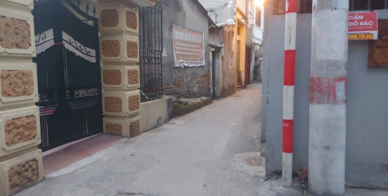 Đất thổ cư tại Nam Dư, Hoàng Mai. DT 42 m2, MT: 4m.  Giá 50tr/m2