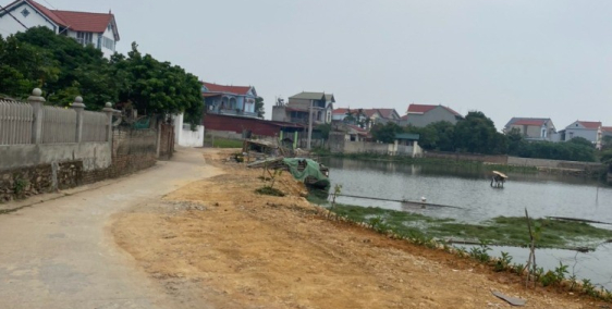 Bán đất thôn chản làng , xã yên sơn , lục nam , bắc giang .