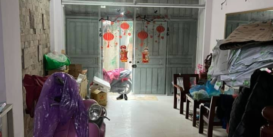 Hiếm! Căn nhà đường Xuân Thủy - Diện tích rộng 50m2 chỉ 6,5 tỷ - cách phố 100m