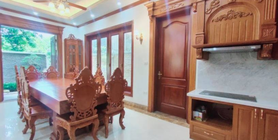 Bán Gấp Nhà Mặt Đường Bát Khối L. Biên  240m2 4T MT 12m 11.9 tỷ ÔTô Tránh 2