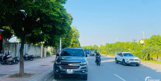 HÓT! Bán Gấp Nhà Mặt Phố Cổ Linh Long Biên 240m MT7m giá  23.9 Tỷ