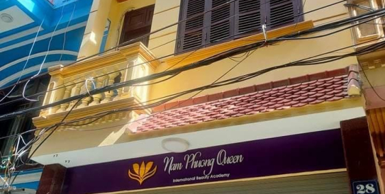 Hiếm! nhà Nguyễn Văn Huyên 50m2 - Ô tô vào nhà - thuộc khu phân lô - giá 8,3 tỷ