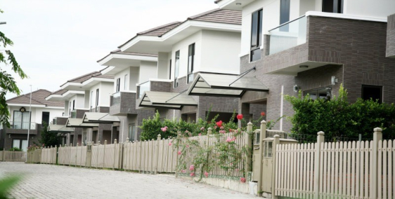 Bán biệt thự Camellia đối diện hồ thiên nga, diện tích 209m2