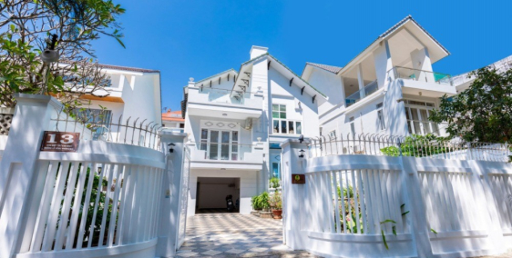 Bán biệt thự Khu Thanh Bình. P.10. View biển Long Cung trực diện 100%.