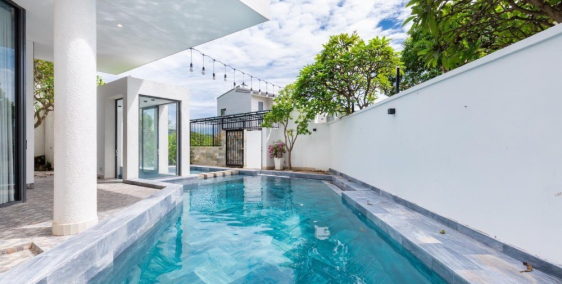 Chính chủ cần bán biệt thự siêu đẹp trong khu Lạc Long Quân. P.2.