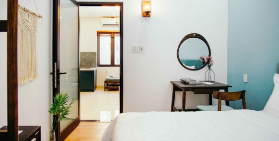 1.	Nhượng quyền sỡ hữu khách sạn đường Ngô Gia Tự