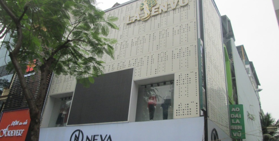 Lô Góc mặt phố Liễu Giai, Văn Cao sầm uất gần Hồ Tây 303m2 chỉ 111 tỷ.