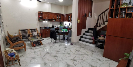 Bán nhà 5 tầng phường Quan Hoa ngay phố Dương Quảng Hàm, tặng nhà trọ 6 tầng