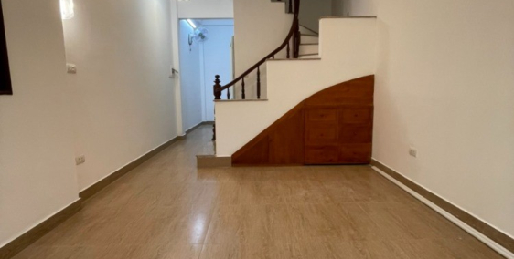 ĐẸP LẠI RẺ Nhà Trung Kính 37m xây 4 tầng, ngõ 3 gác tránh xe máy, thông các kiểu