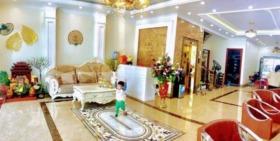 Tôi bán nhà mặt phố Hòa Mã sầm uất gần phố cổ Thi Sách 333m2 chỉ 97.9 tỷ.