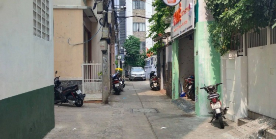 Bán nhà hẻm xe hơi Trần Huy Liệu 44m2,xây 3 tầng giá chỉ 7,2 tỷ