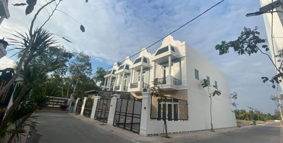 Gia đình định cư nước ngoài bán gấp nhà mặt tiền 1 trệt 1 lầu, giá tốt