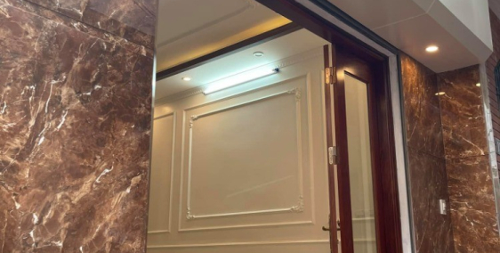 Đoàn Thị Điểm Dt  33/36m2 x 5 tầng Mt 3.8m Giá  5.55 tỷ.