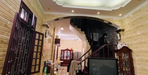 Bán nhà Trương Định 60m 4 tầng, oto tránh vỉa hè kinh doanh.lô góc thông 2 phố