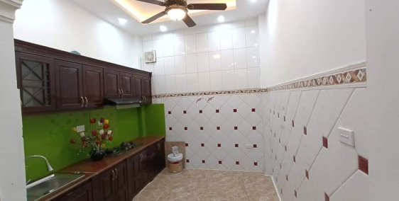 NHÀ RẤT ĐẸP - CÁCH 1 NHÀ RA MẶT NGÕ Ô TÔ - GẦN PHỐ . HOÀNG MAI 32M ×4T,2.9 TỶ