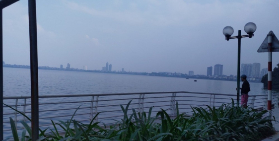 Bán nhà Lạc Long Quân, Tây Hồ gần Hồ, giá cực rẻ 47m2, 5T chỉ nhỉnh 4 tỷ.