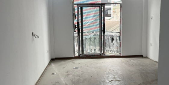 Bán nhà Vương Thừa Vũ ( Nguyễn Ngọc Nại ) DT 34m2 x 6 tầng MT 3.5m Giá 6.4 tỷ.