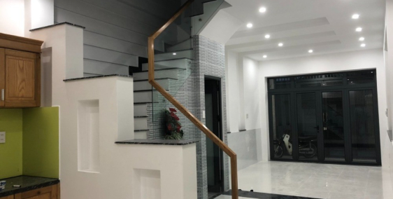 Chính chủ gửi bán nhà 1T3L mới trung tâm P. Thắng Tam DT: 50m2, giá tốt