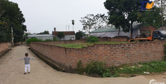 Bán đất Sổ đỏ chính chủ nằm tại Trục Chính Thôn 3 Phú Cát 240m2 Lô Góc