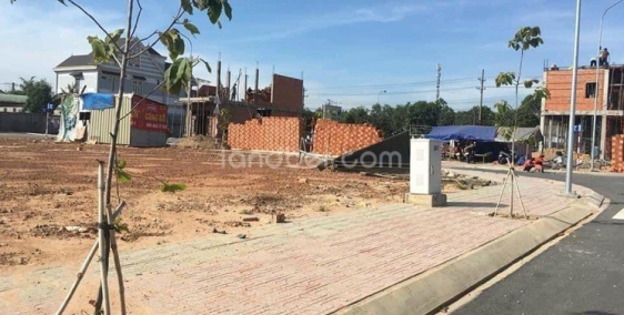 Lô đất gần chợ đầu mối, đường 20m, có sổ sẵn