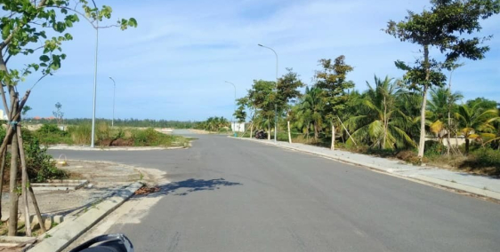 Chính chủ cần tiền bán lô View Kênh sinh thái KĐT FPT Đà Nẵng. giá chỉ 25tr/m2