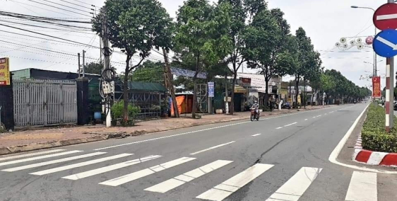 Do kẹt tiền làm ăn nên gia đình tôi cần bán nền đất. Mặt tiền đường Nguyễn Chí T