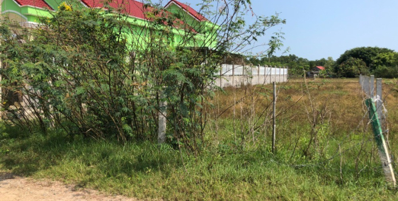 Đất ngộp ngay ngã tư Hồ Tràm DT 10X50, TC 100m2. Giá bán nhanh chỉ 10tr8/m2