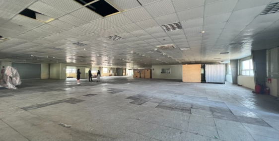 Bán 4.000m2 nhà xưởng, văn phòng, nhà bảo vệ, vệ sinh trong khuôn viên 10.000m2