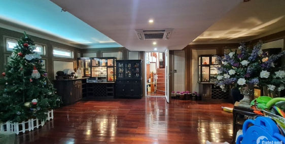 Biệt thự Nguyễn Văn Cừ Dt 365m2 Mt 15m 4 Tầng Thông Ô tô Chỉ 23 tỷ