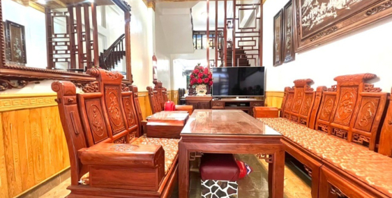 Nhà mặt phố Hoa Bằng 50m2, vỉa hè to, kinh doanh sầm uất, 12.4tỷ