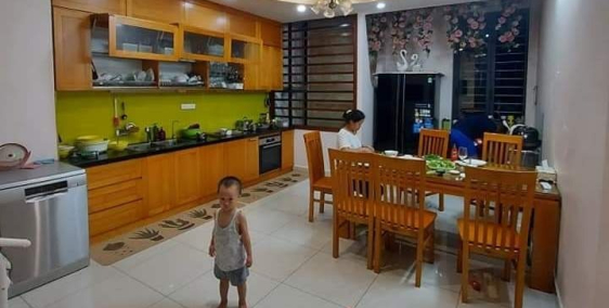 Mặt phố Nguyễn Hữu Thọ sầm uất view hồ Linh Đàm 60m2x5T chỉ 16.88 tỷ.