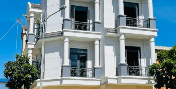 bán nhà phố kinh doanh, ngay cạnh vòng xoay Kim Hằng, mặt tiền đương DT745