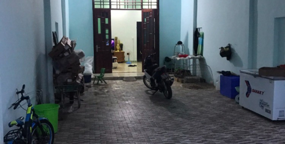 Vợ chồng già muốn bán lại căn nhà đang ở và lô đất để về quê giá đầu tư ngay chợ