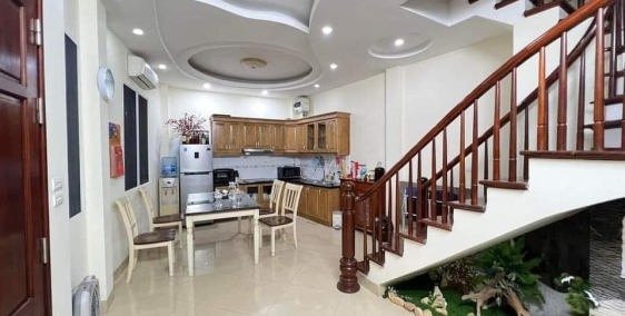 Bán nhà phố Đông Tác, ngõ thông, view công viên, DT 30m2, chỉ 5tỷ.