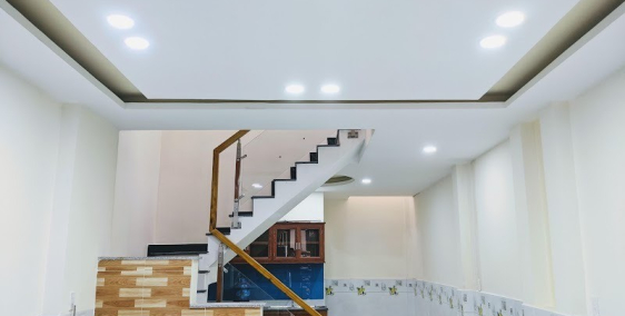 Chính chủ 37m2 hẻm Nguyễn Văn Cừ, quận 1 giá chỉ 6 tỷ, cho thuê 40tr/tháng