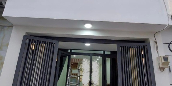 Nhà Âu Cơ dtsd 50m2, kinh doanh vải, hxh thông rộng 9m, giá chỉ 2 tỷ 48