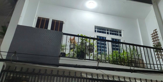 Nhà sát mặt tiền đường , đúc 3 tấm, hẻm xe hơi, nguyễn quý anh, tân phú