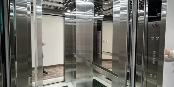 Bán nhà MP Lương Thế Vinh, khu Đông, TP HD, 80m2, 4.5 tầng, thang máy, đường 20.