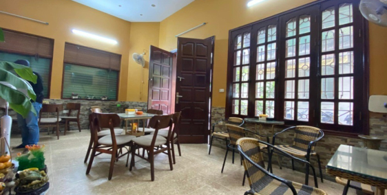 Bán nhà phố Nguyễn Chí Thanh 5 tầng lô góc oto tránh mặt tiền 7.4m giá 18 tỷ