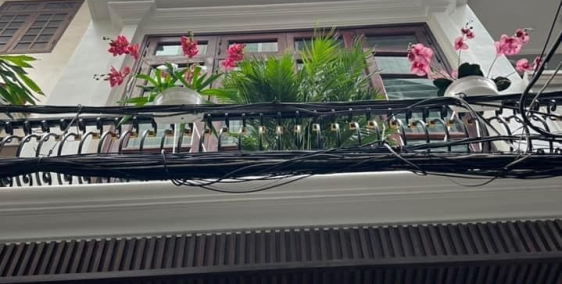 NHÀ ĐẸP NỘI THẤT XỊN- 20M RA OTO- GẦN PHỐ!